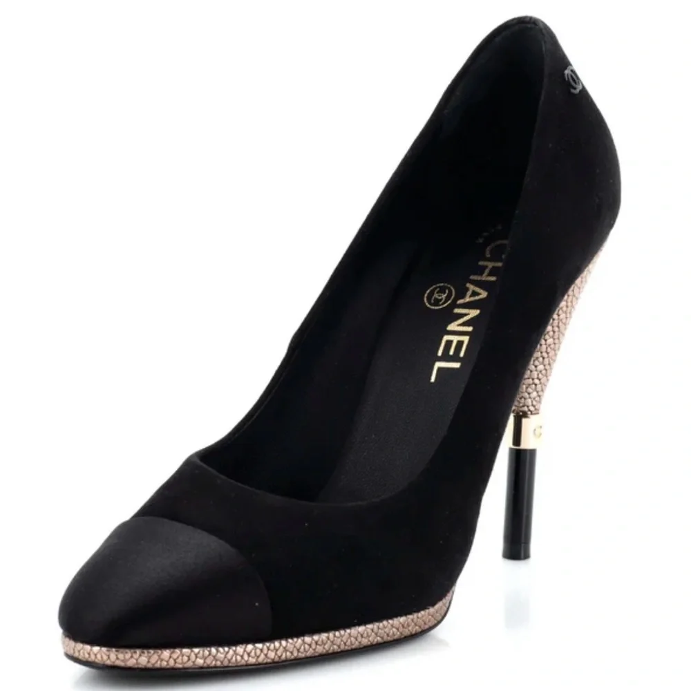 CHANEL Black Suede Pointed-Toe Pumps with Textured Metallic Heel and Trim